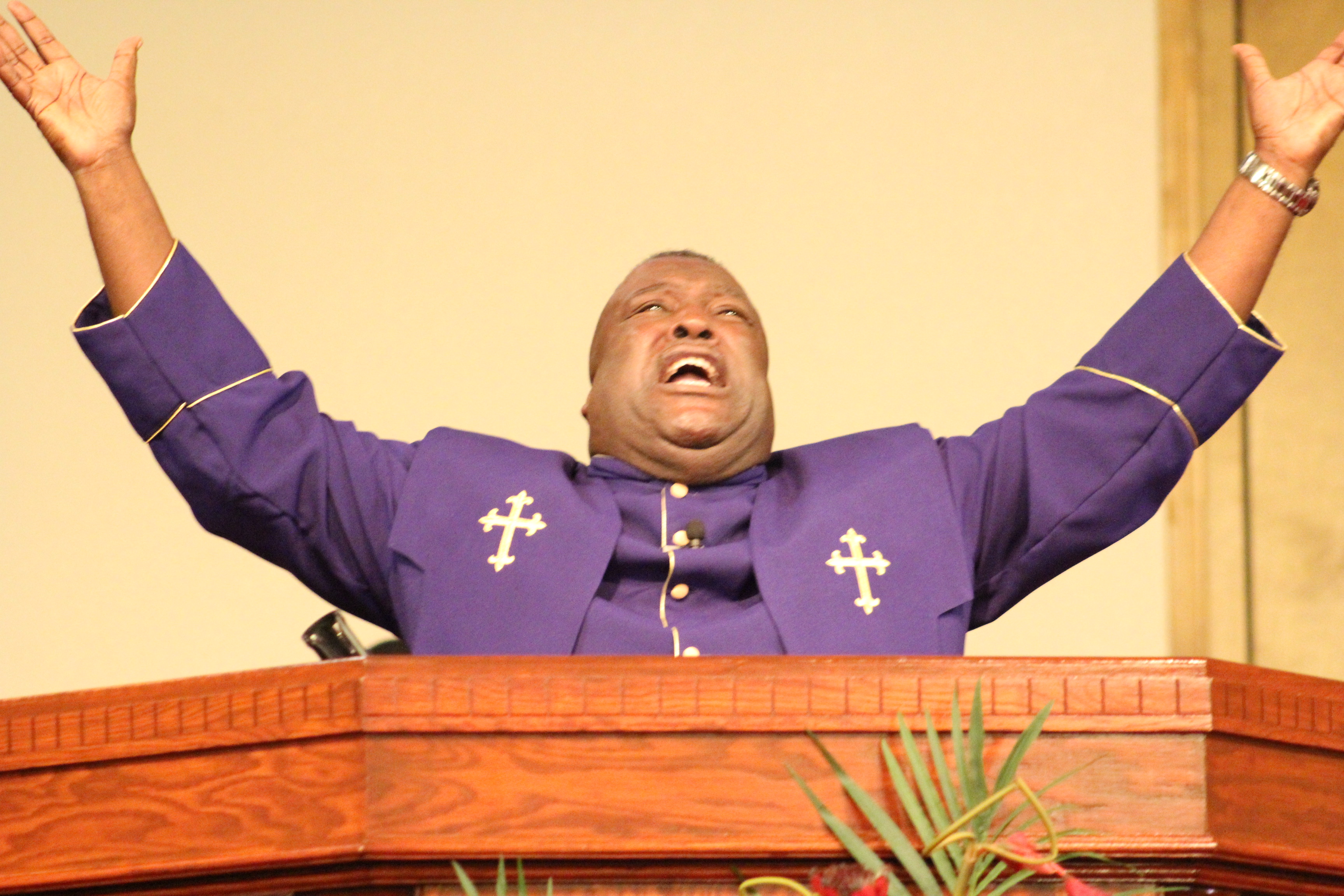 Itown Church Pastor Scandal - n885i94